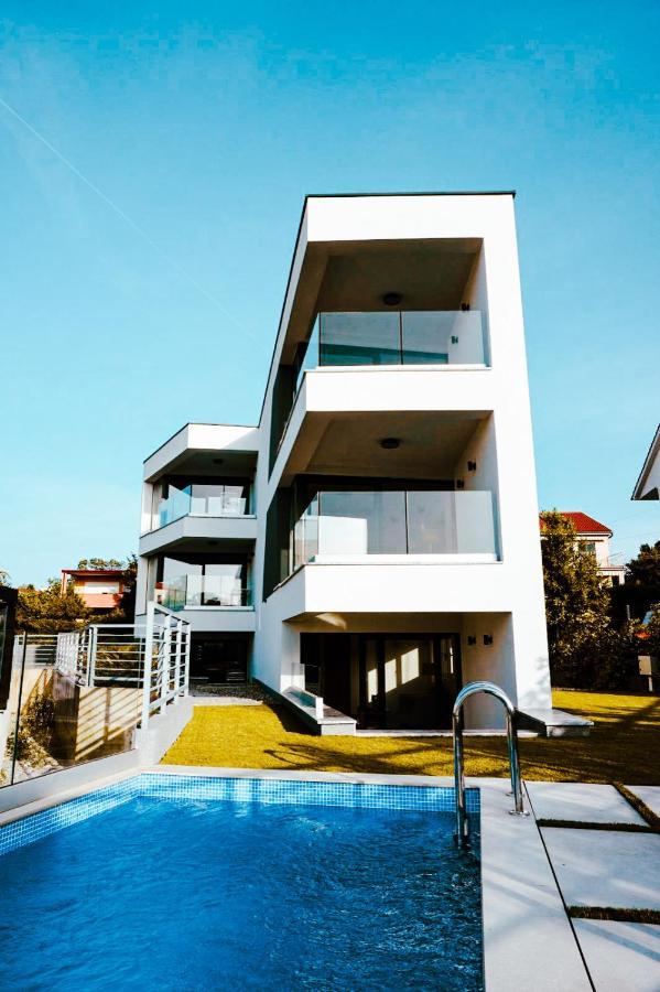 Villa Mirno More Apartments Malinska Exterior foto